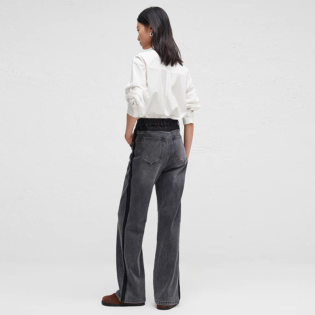 BROADCAST juodi džinsai su juosta