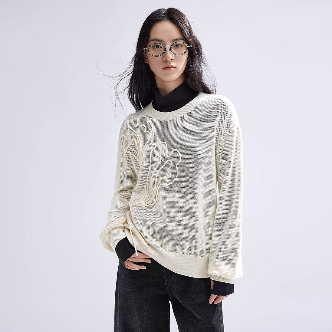 BROADCAST baltas megztinis