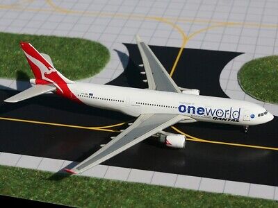QANTAS AIRWAYS A330-202