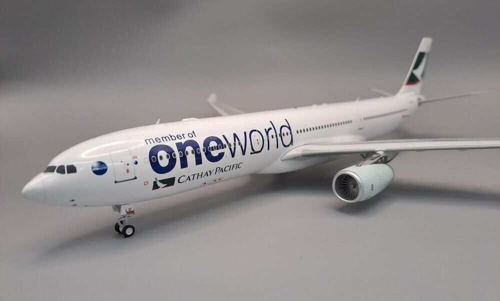 CATHAY PACIFIC A330-343