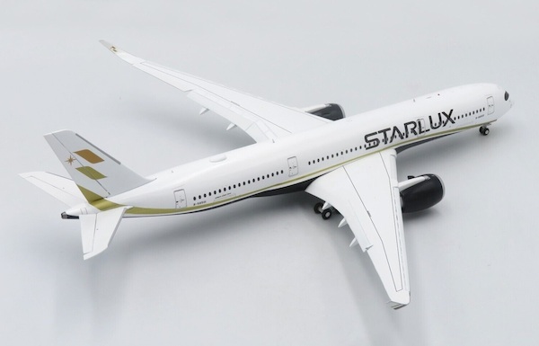 STARLUX A350-900XWB “Flaps Down”