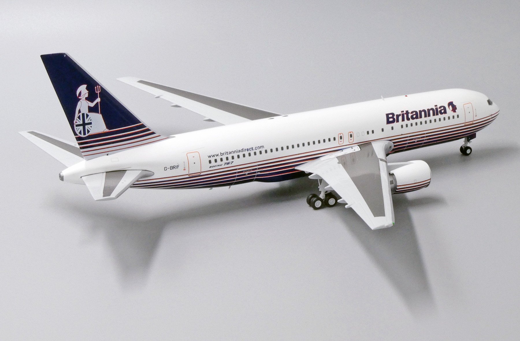 BRITANNIA AIRWAYS B757-217