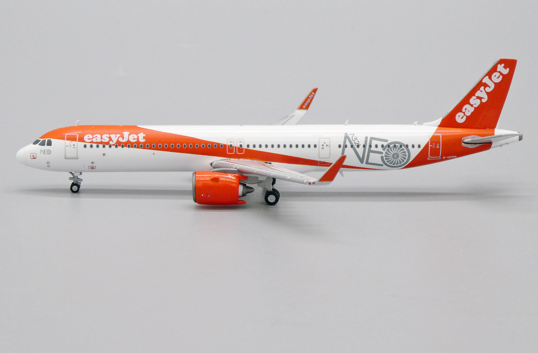 EASYJET A321 NEO