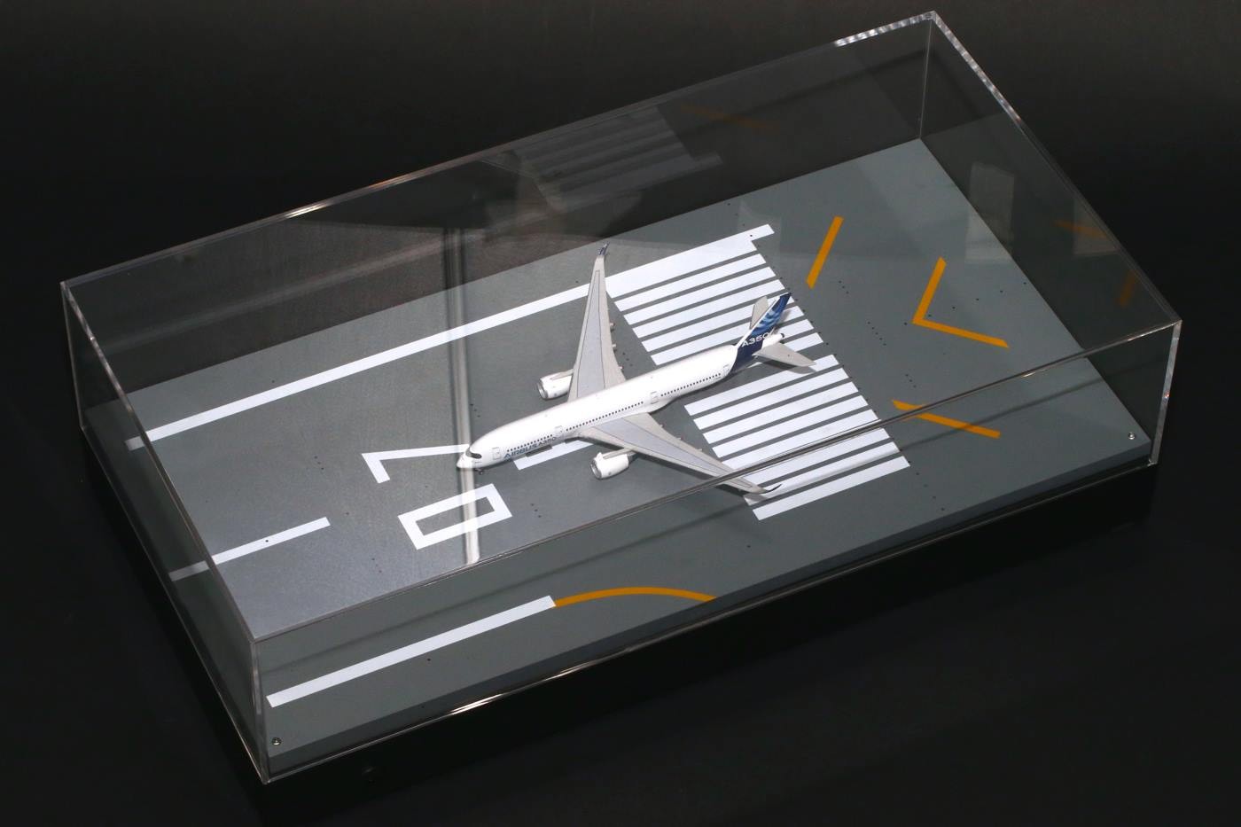 ELECTRONIC DISPLAY CASE 1/400