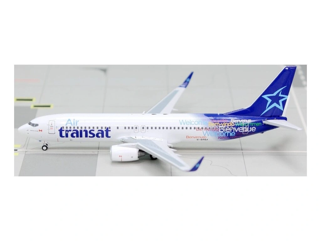 AIR TRANSAT B737-800