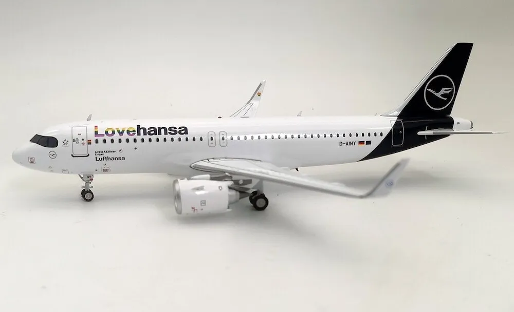 LUFTHANSA A320NEO  "LOVEHANSA" 