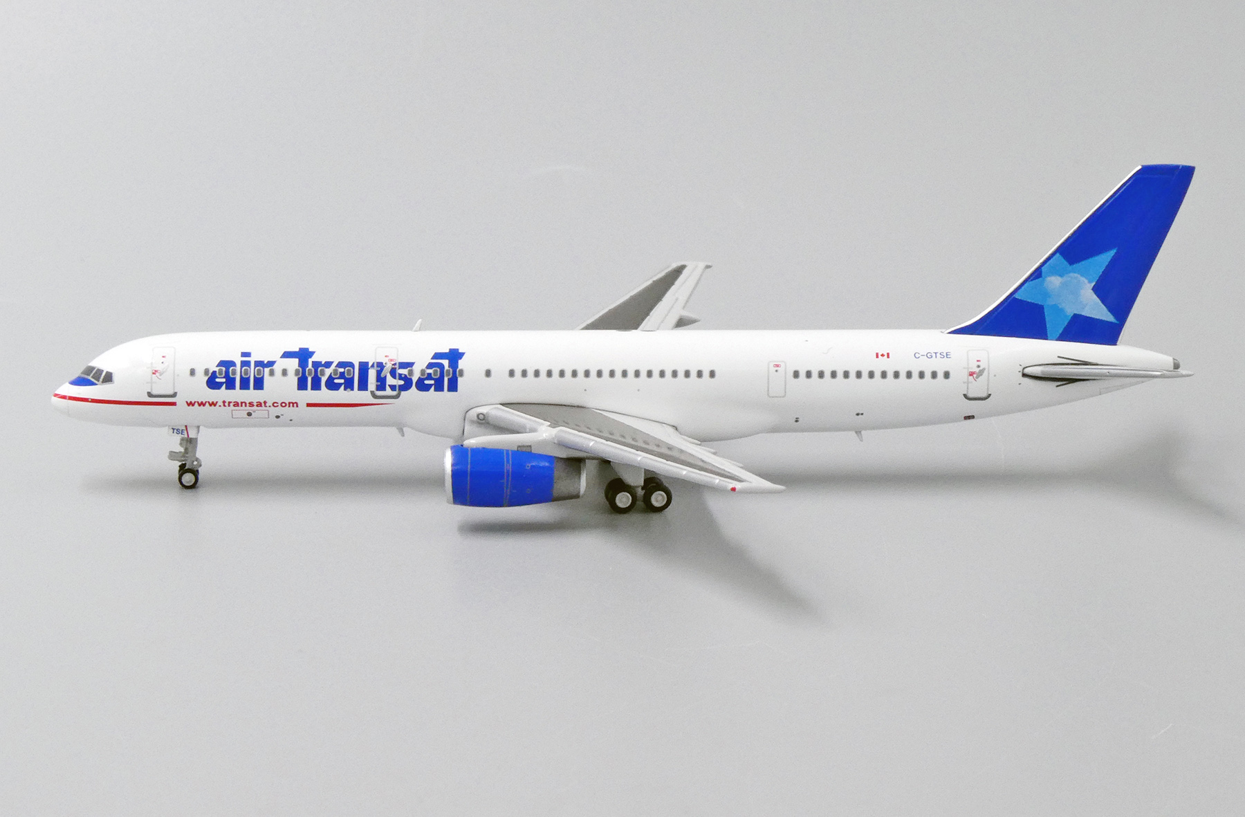 AIR TRANSAT B757-200