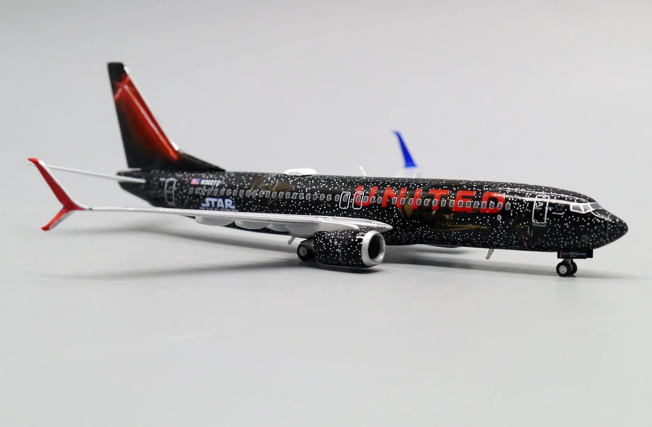 UNITED B737-800NG "STARWARS"