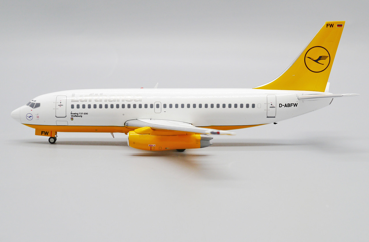 LUFTHANSA B737-200