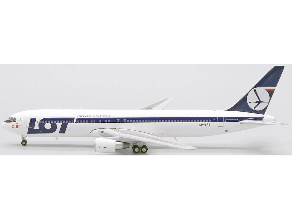 LOT POLISH AIRLINES B767-300ER