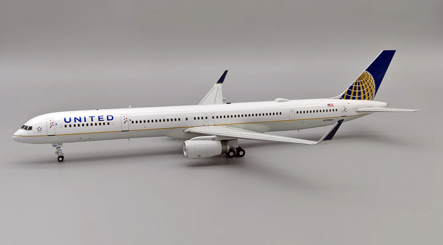 UNITED AIRLINES B757-33N