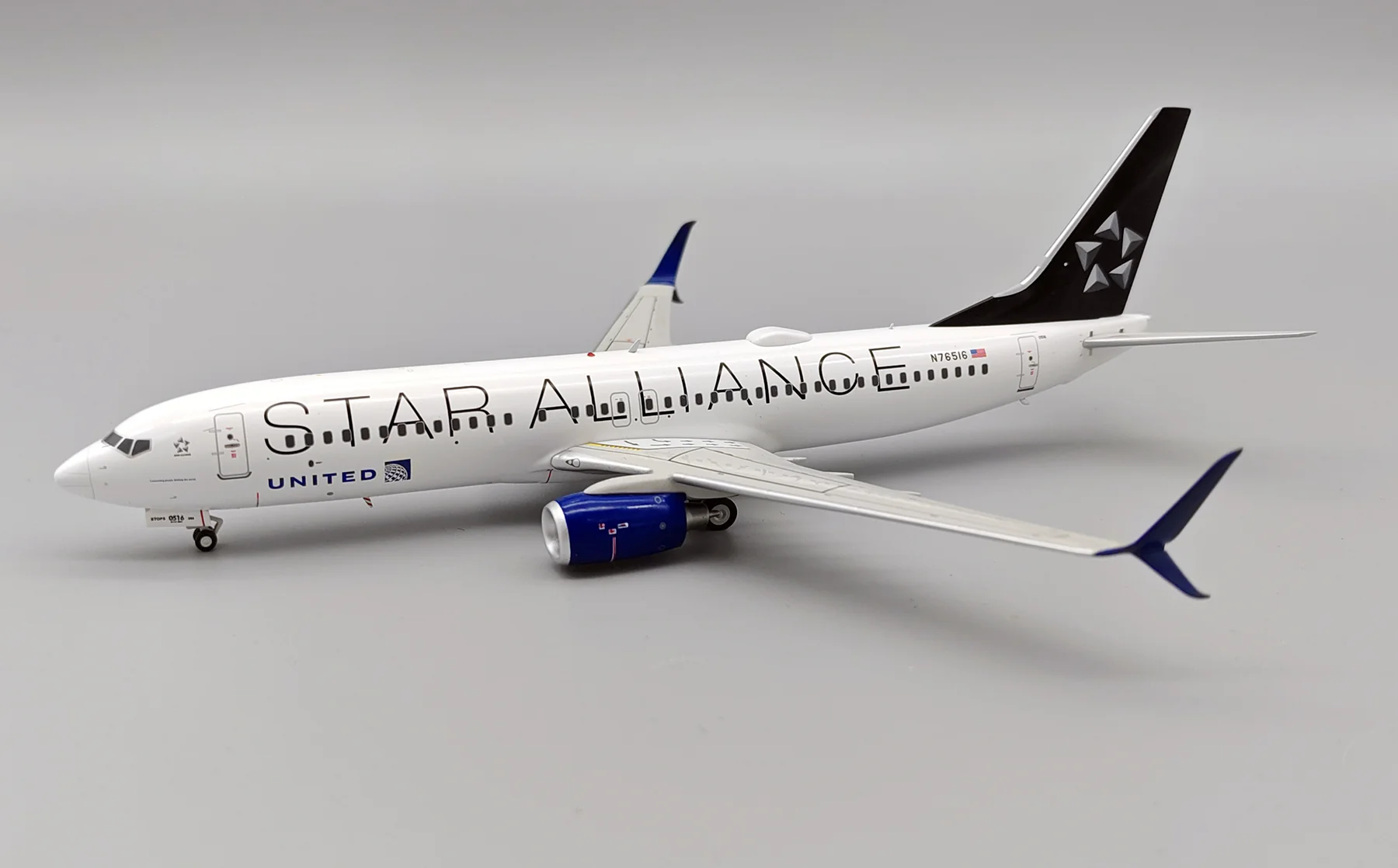 UNITED B737-800NG "STAR ALLIANCE"
