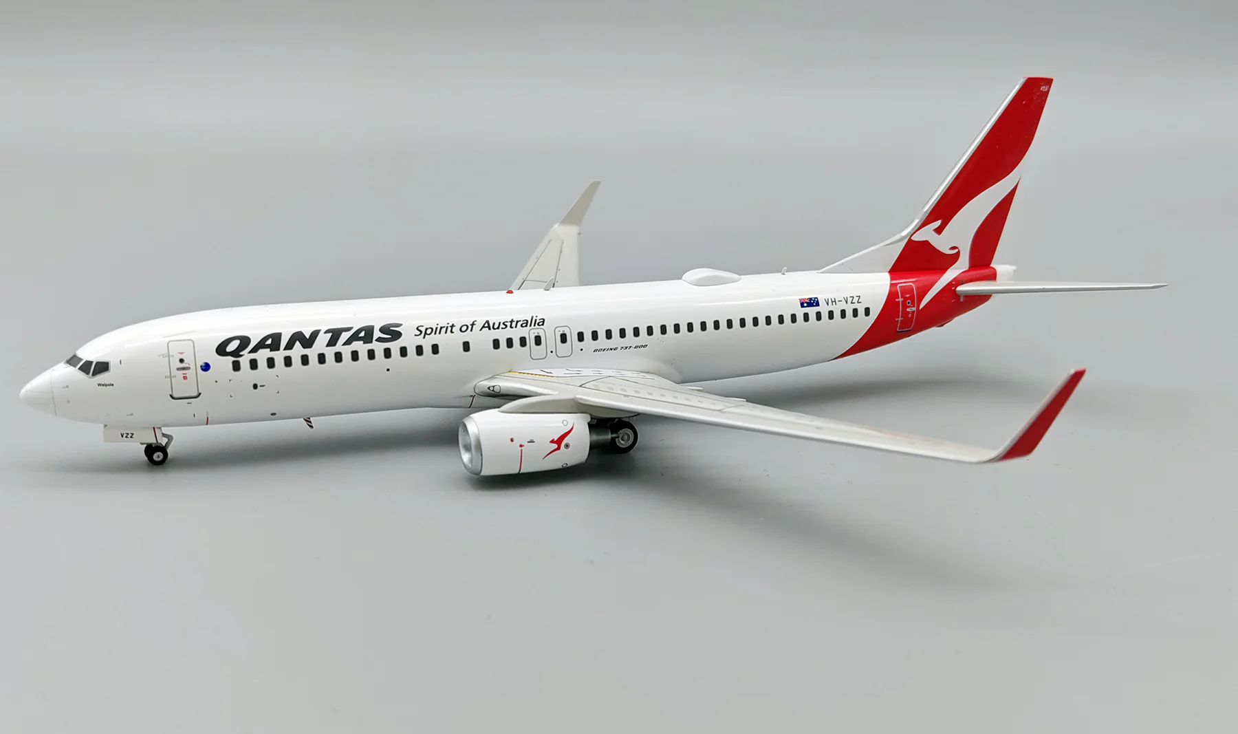 QANTAS B737-800W 