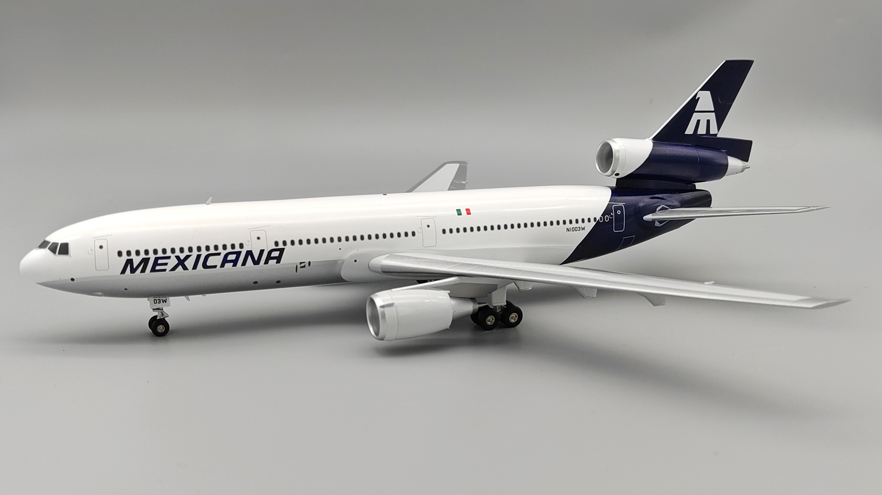 MEXICANA DE AVIACION DC10-15