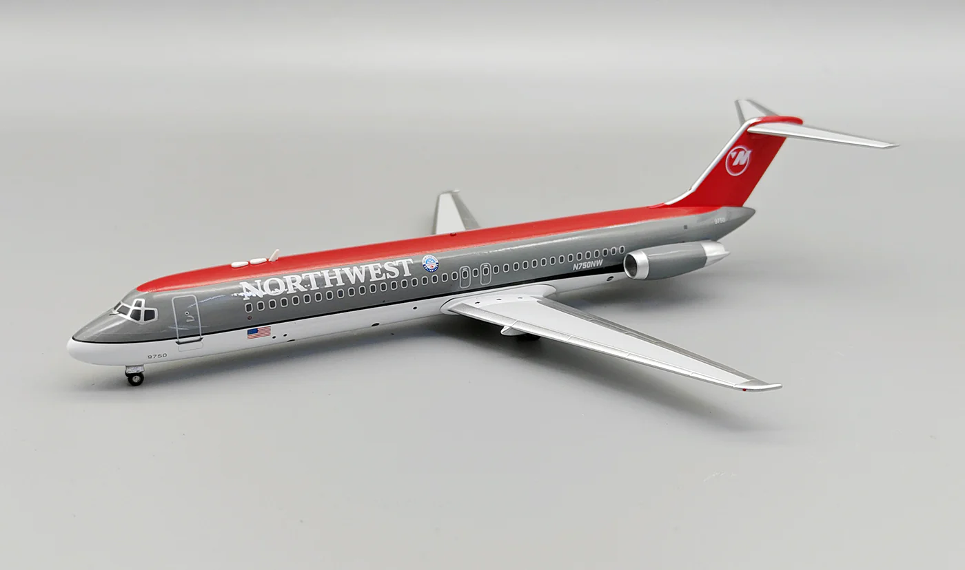 NORTHWEST       DC9-40 