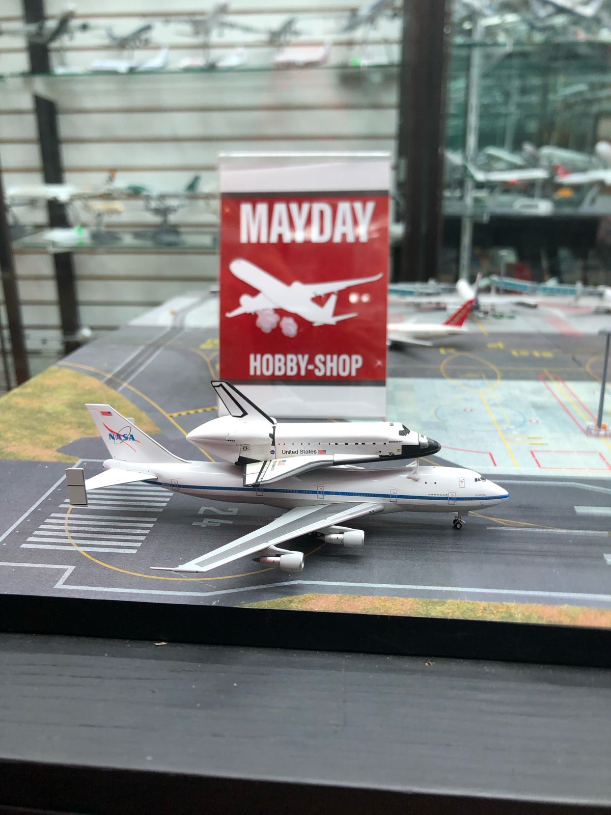 SCA ENDEAVOUR B747-123