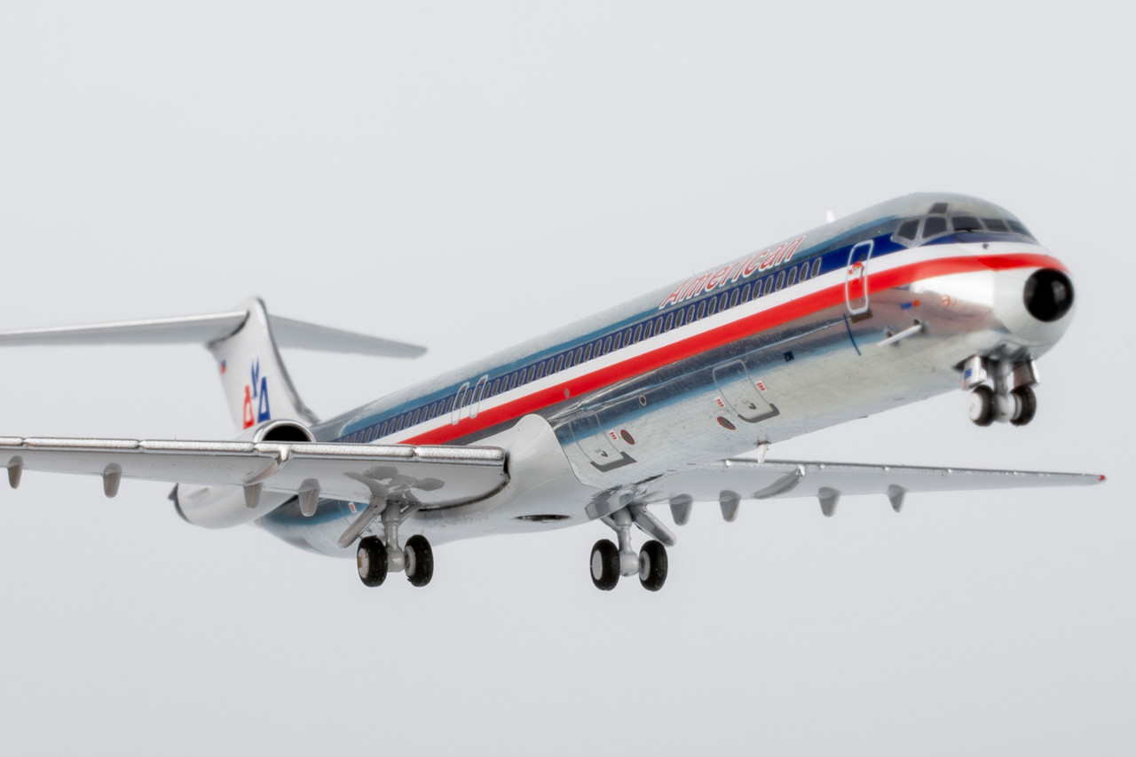 AMERICAN AIRLINES MD-82