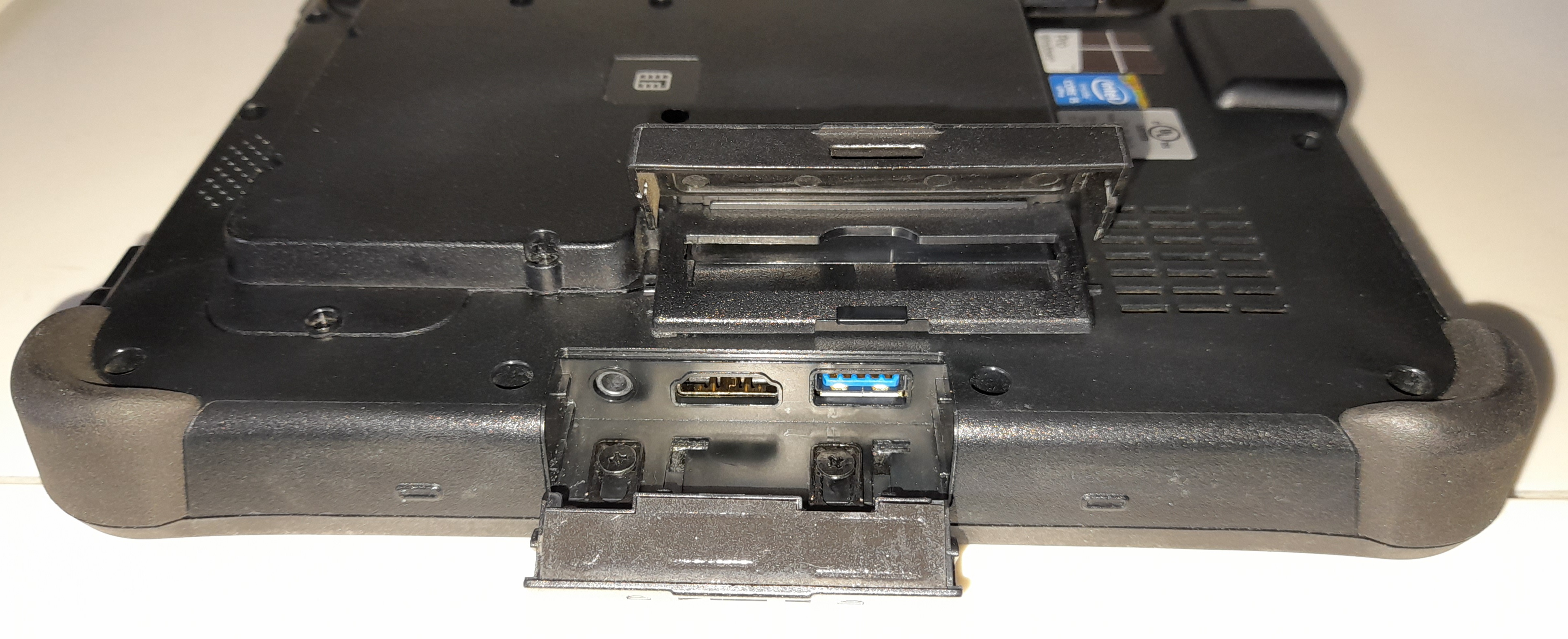 FULLY RUGGED GETAC F110 i5/NEW 1TB/GOOD BATTERIES/4G-LTE/VEHICLE ADAPTER/BARCODE SCANNER