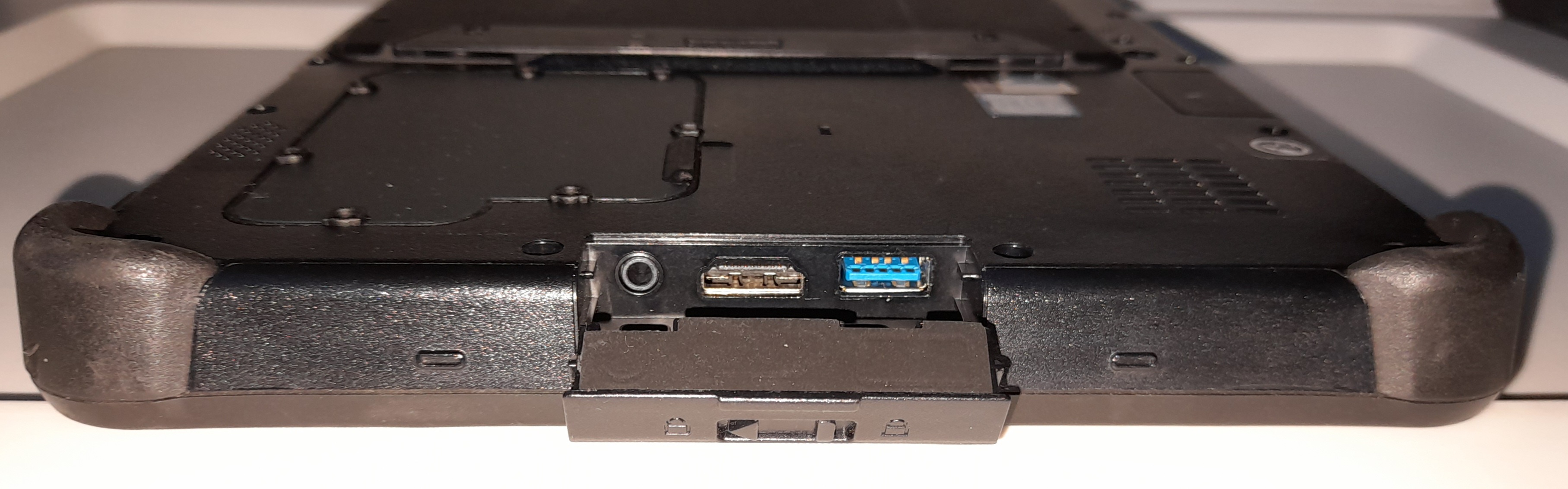 FULLY RUGGED GETAC F110 WITH INTEL CORE i7/NEW 1TB SSD/16GB RAM/NEW BATTERIES/4G-LTE