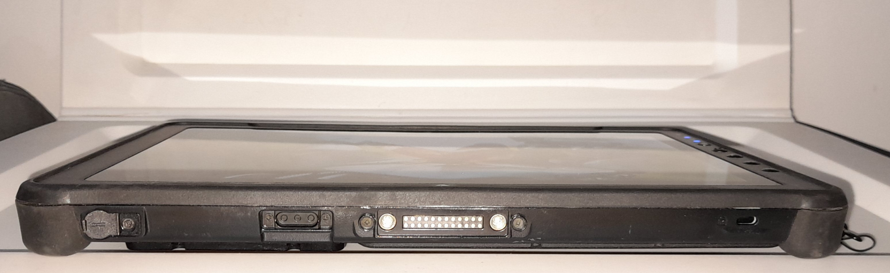 FULLY RUGGED GETAC F110 i5/512GB SSD/GOOD BATTERIES/GETAC VEHICLE ADAPTER/ETHERNET PORT