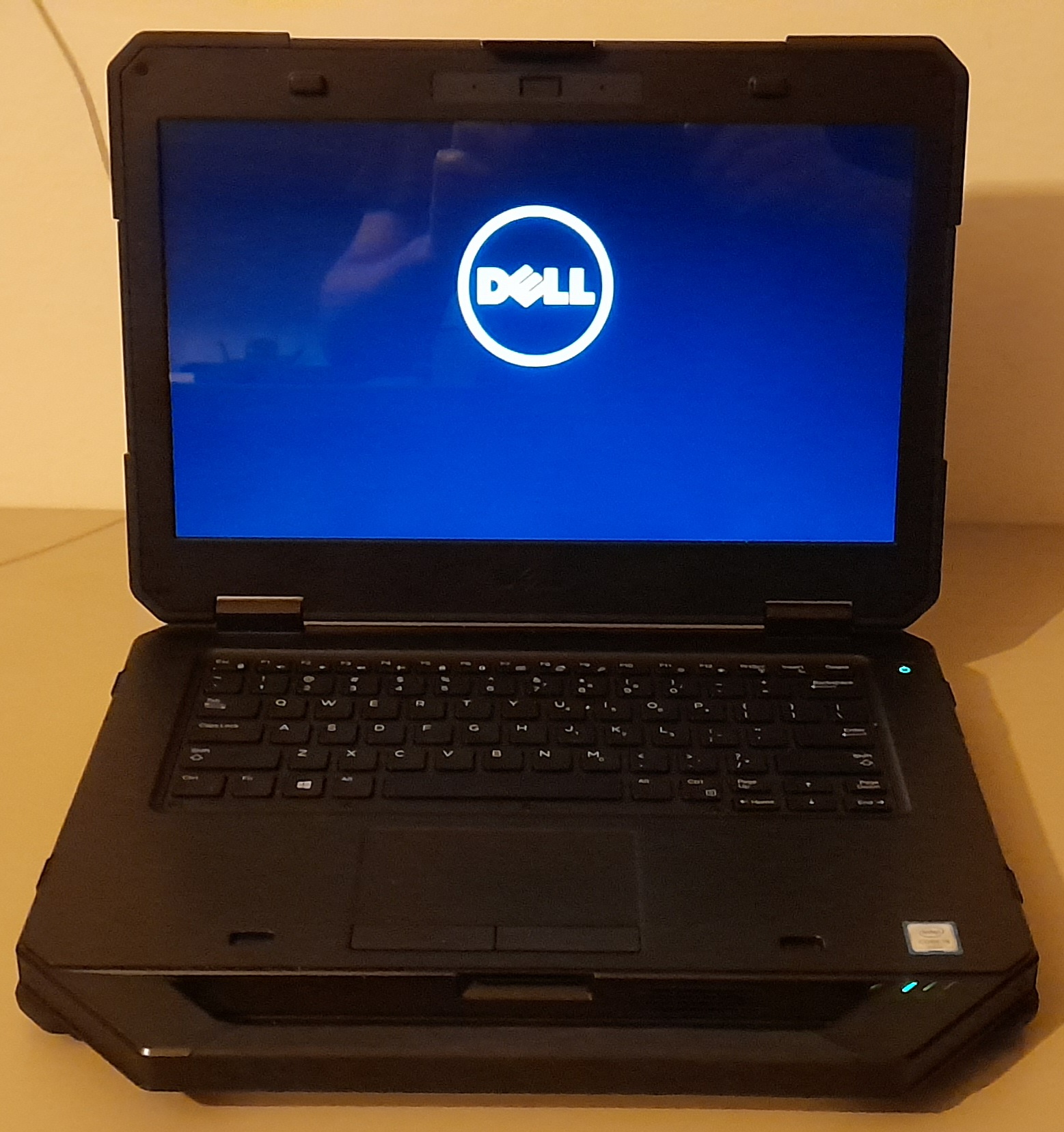 RUGGED DELL 5414 CORE i5 1TB SSD/32GB RAM/HD-WIDESCREEN