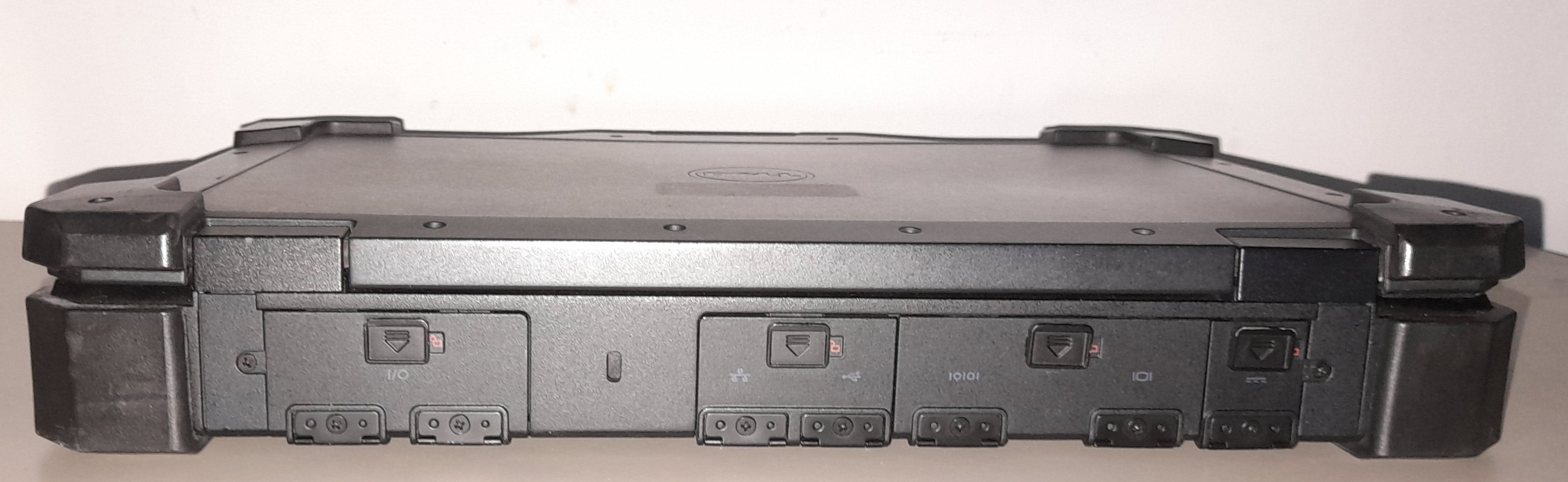 FULLY RUGGED DELL EXTREME 7414 CORE i7 WITH 32GB RAM/512GB SSD/HDMI/SERIAL PORTS/DVDRW DRIVE