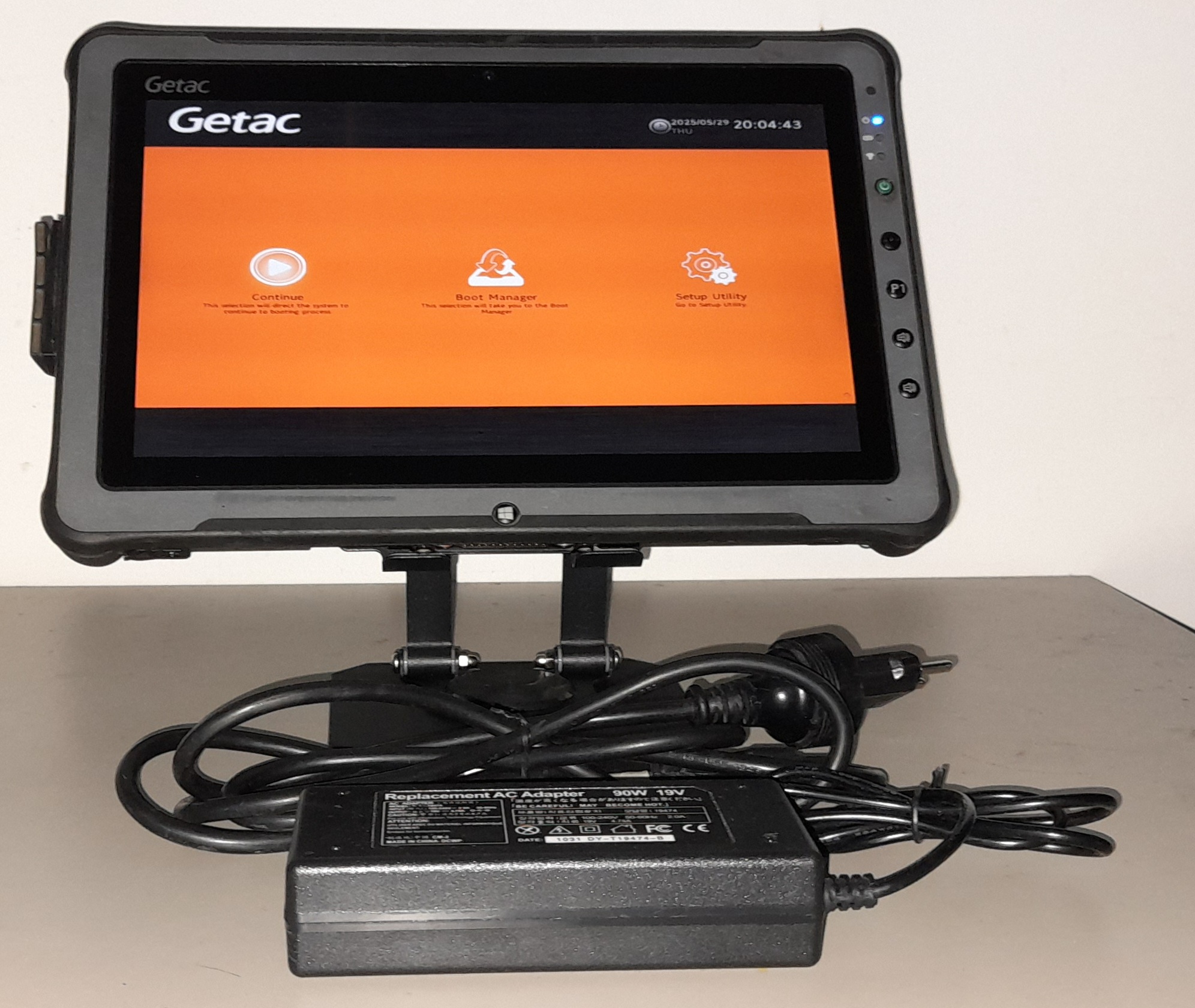 FULLY RUGGED GETAC F110 G3 CORE i7/16GB RAM/1TB SSD/4G-LTE/GPS/NEW BATTERIES/MOUSE/STAND