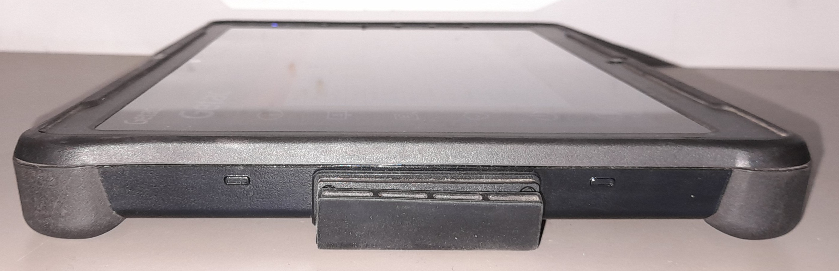 FULLY RUGGED GETAC F110 G3 CORE i7/16GB RAM/1TB SSD/4G-LTE/GPS/NEW BATTERIES/MOUSE/STAND