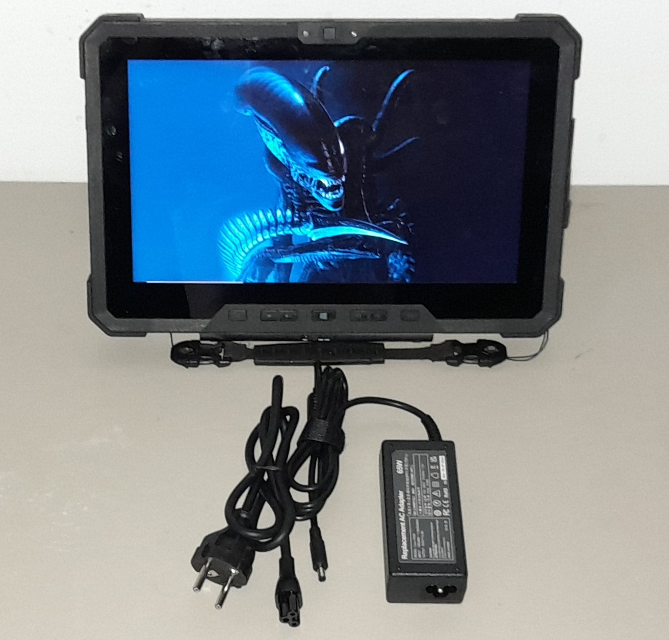 FULLY RUGGED DELL 7202 CORE M WITH 128GB SSD 8GB RAM 4G-LTE SIMCARD