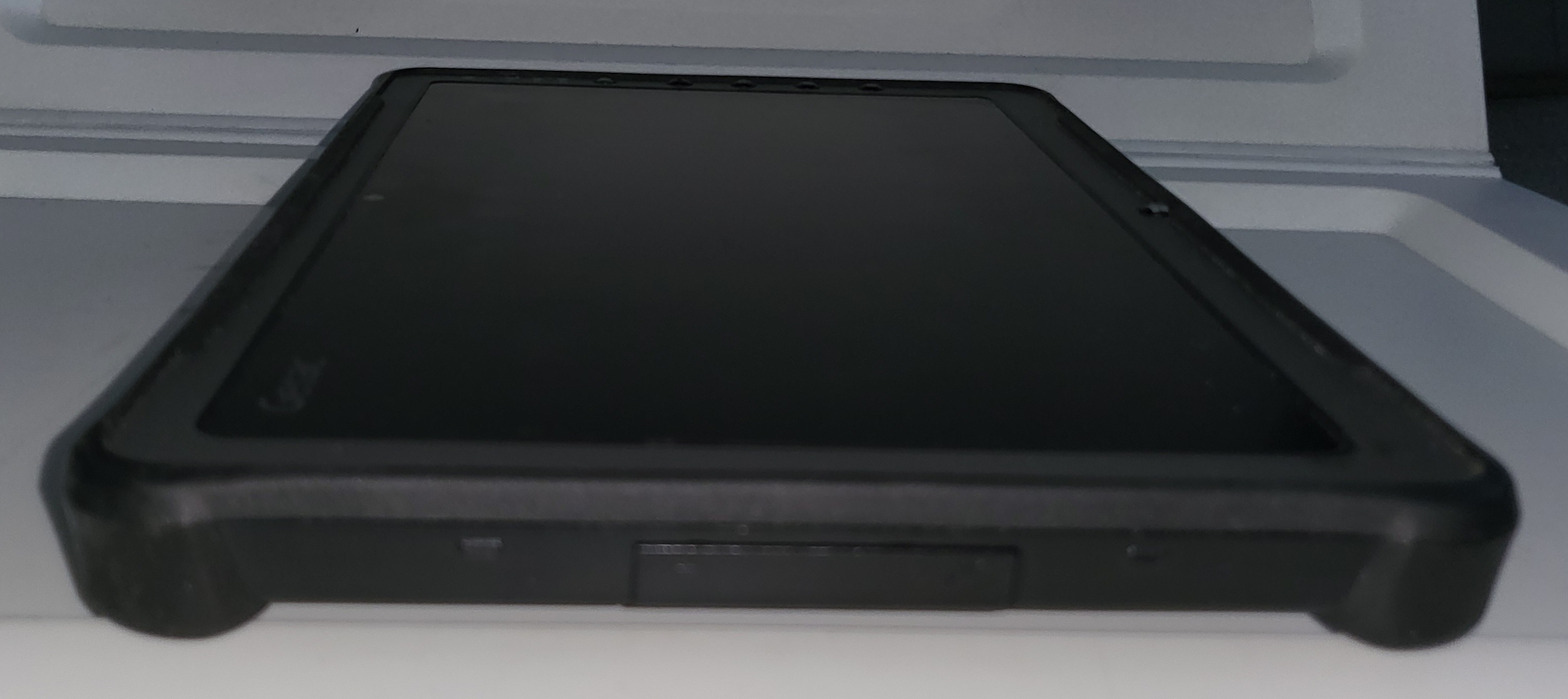 FULLY RUGGED GETAC F110 WITH CORE i7/NEW 1TB SSD/8GB RAM/NEW BATTERIES/4G-LTE SIMCARD/BLUETOOTH/KEYBOARD/HEAVY-DUTY CHARGER