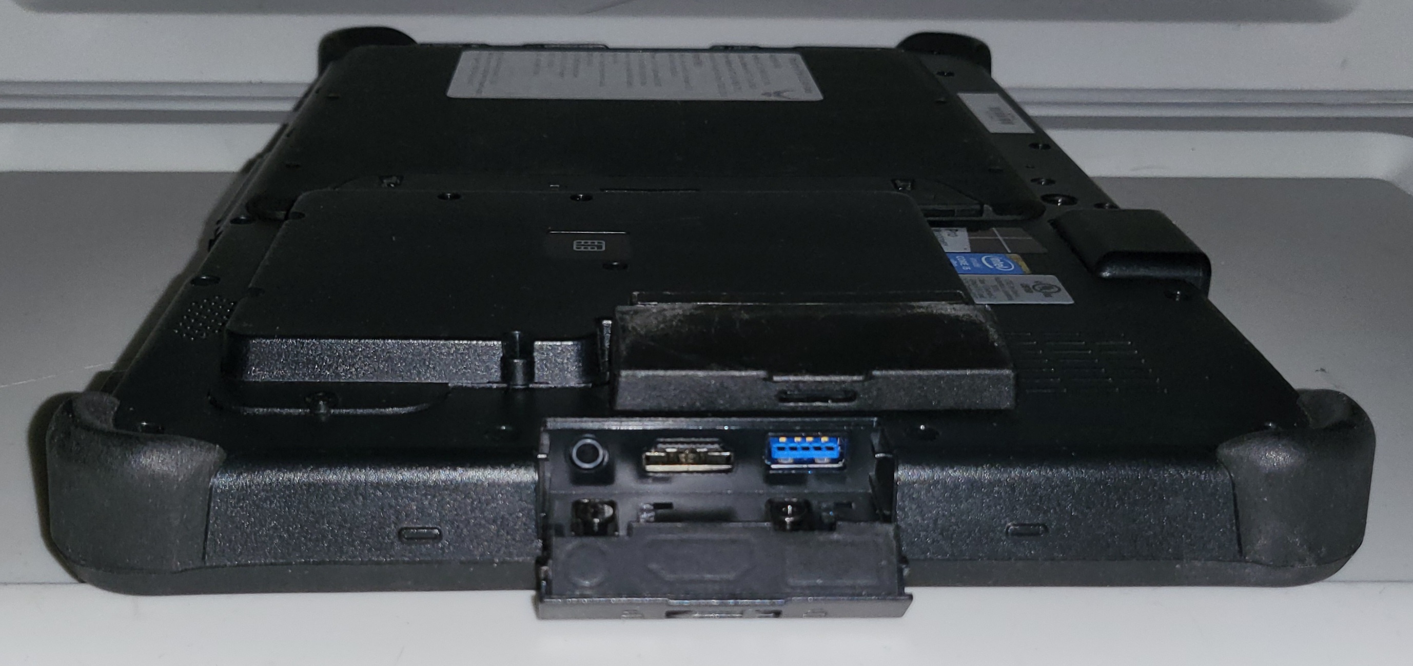 FULLY RUGGED GETAC F110 i5/NEW BATTERY/128GB SSD/4G-LTE/BARCODE SCANNER