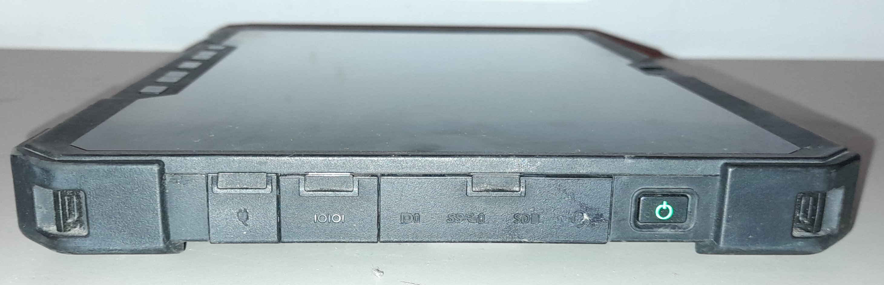 FULLY RUGGED DELL 7212 WITH 1TB SSD 8GB RAM KEYBOARD + MOUSE