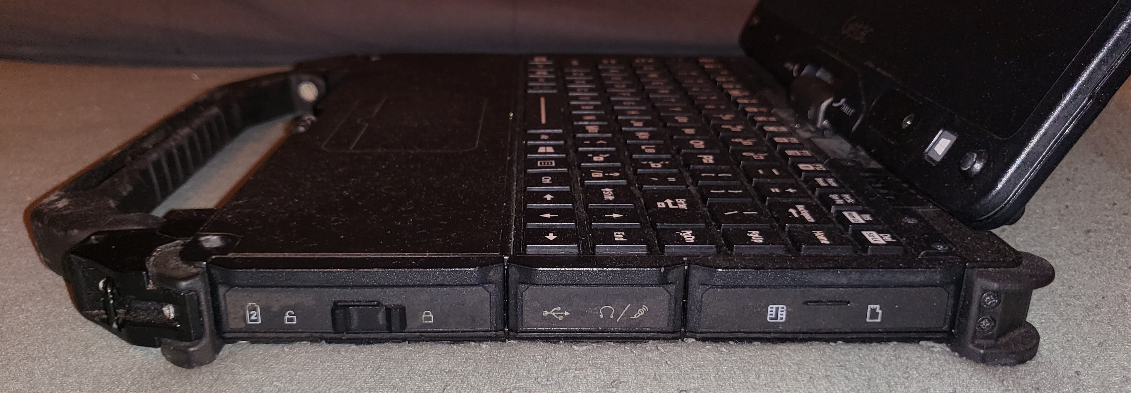 FULLY RUGGED GETAC V110 G3 CORE i7 WITH 8GB RAM/128GB SSD/HDMI WINDOWS 11/GPS