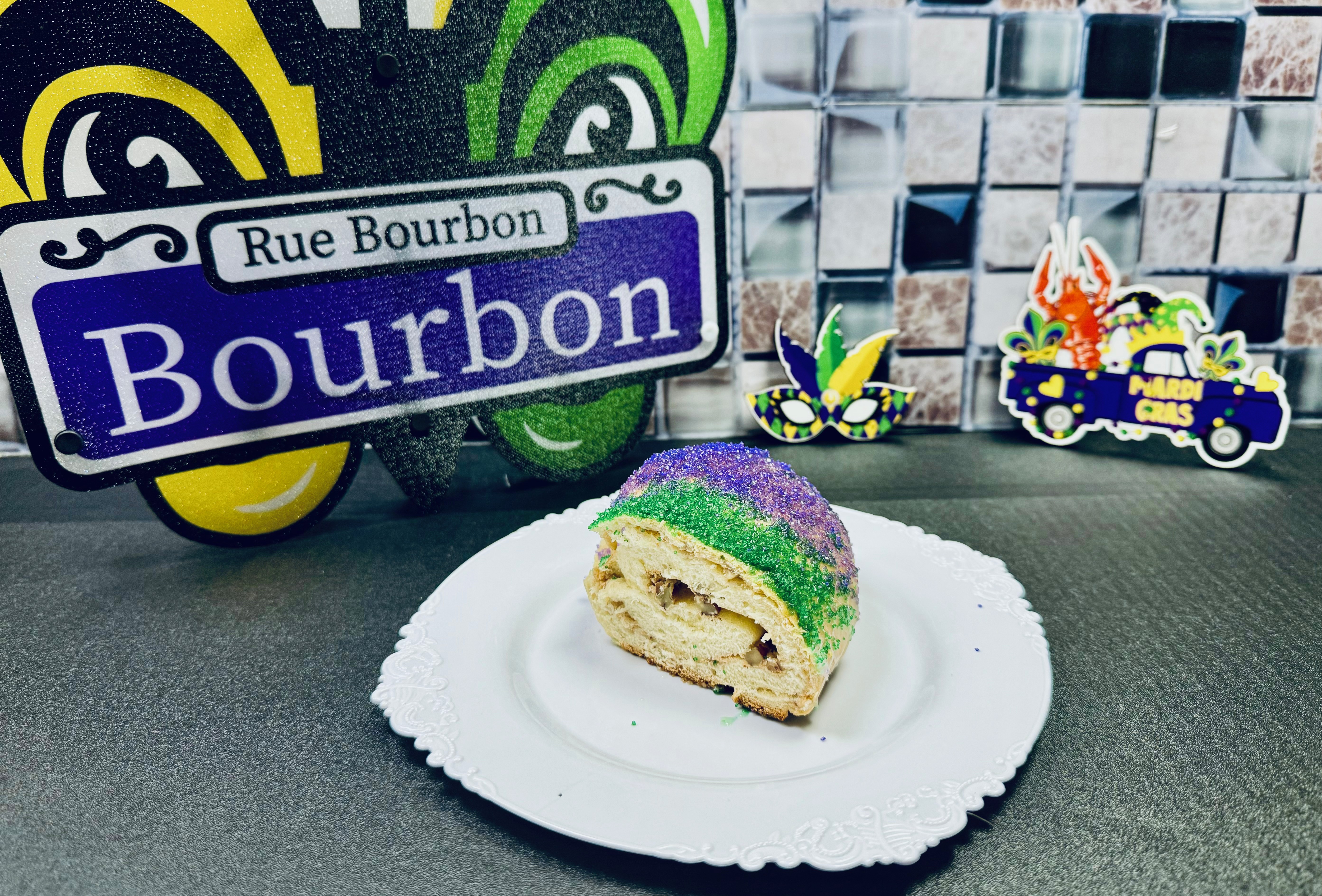 Cinnamon Pecan Filled King Cake 