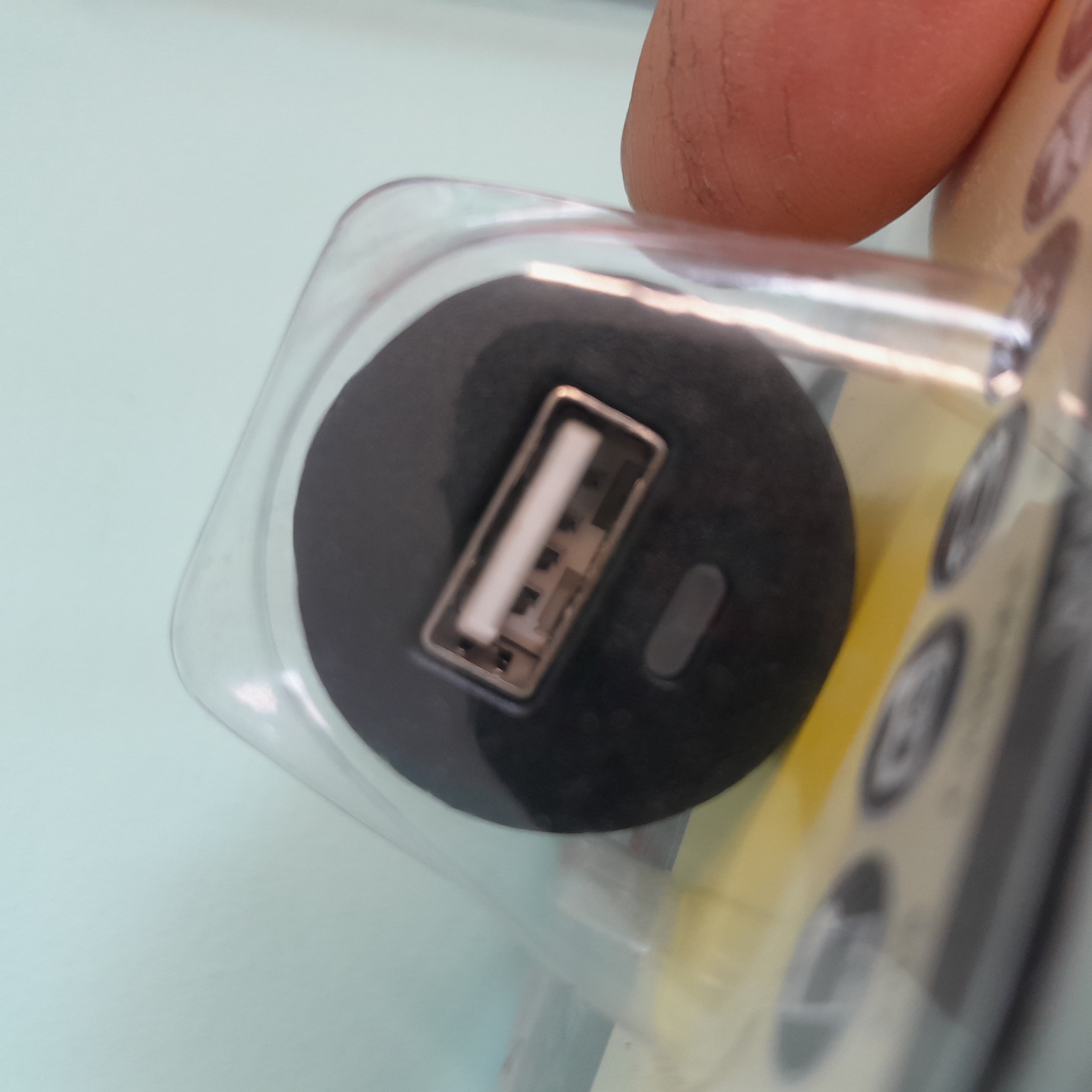 Automobilinis USB įkroviklis