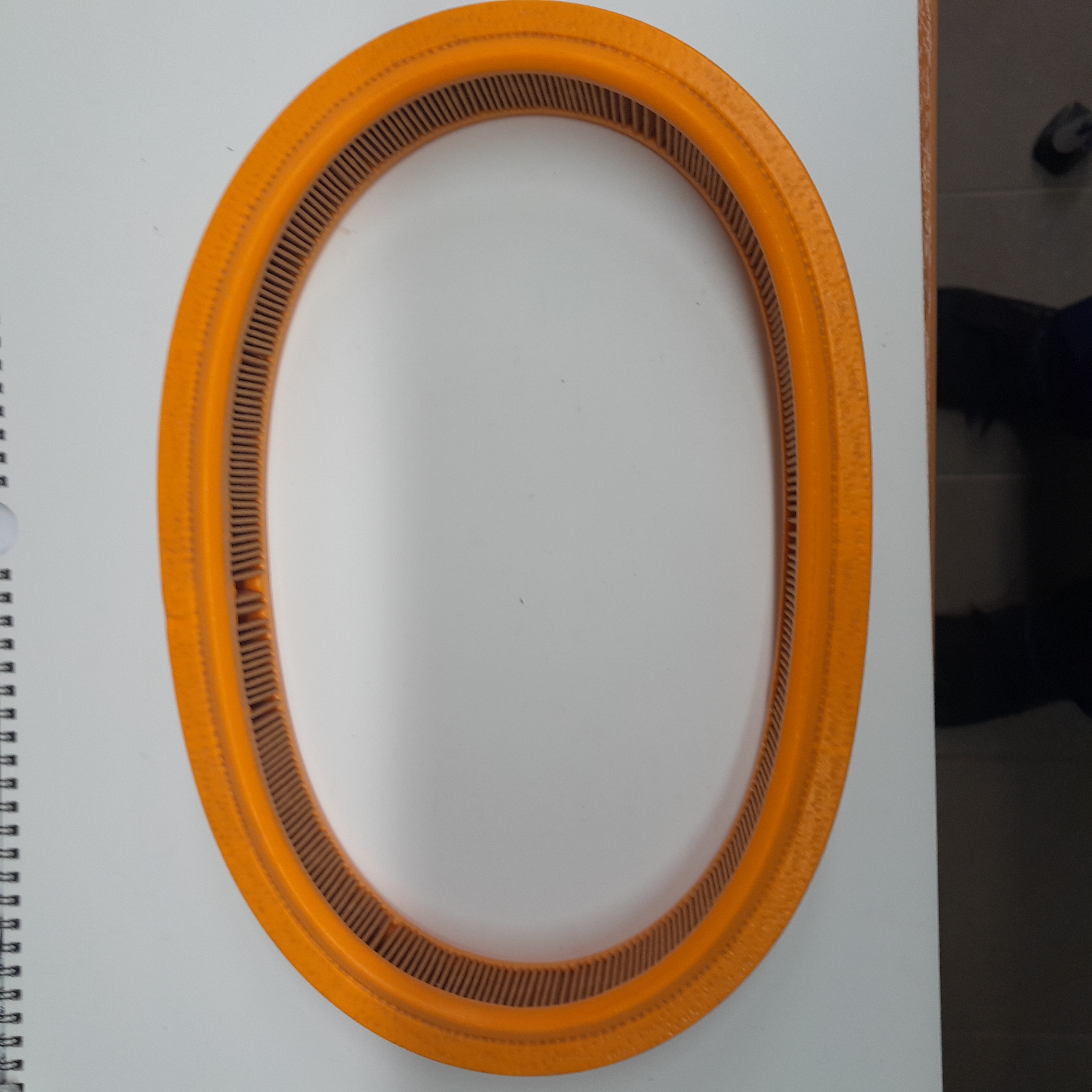 Ovalo formos oro filtras