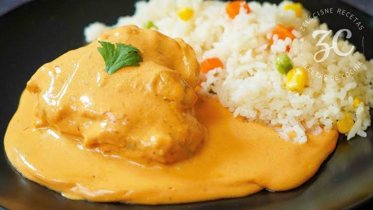 Pollo en salsa de chile chipotle