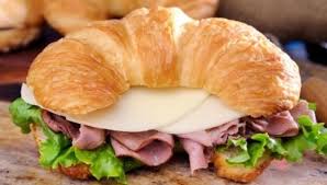 Cuernito de Jamon y queso