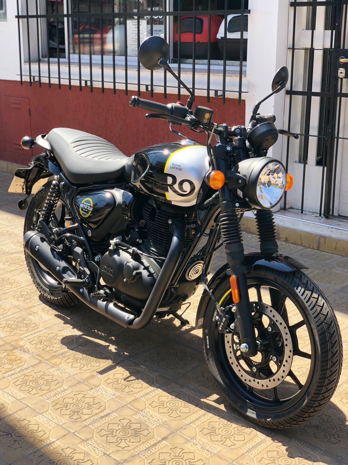 ROYAL ENFIELD HUNTR 350