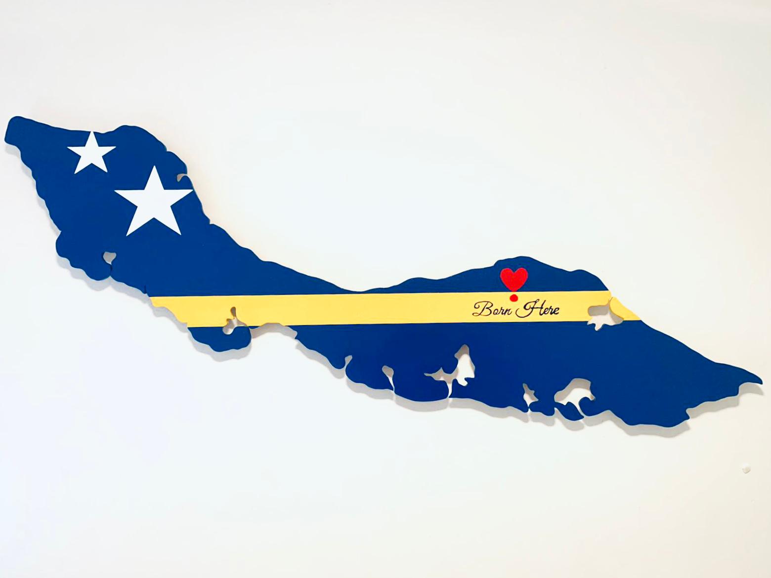 Curaçao met een jasje van de vlag (Klein).