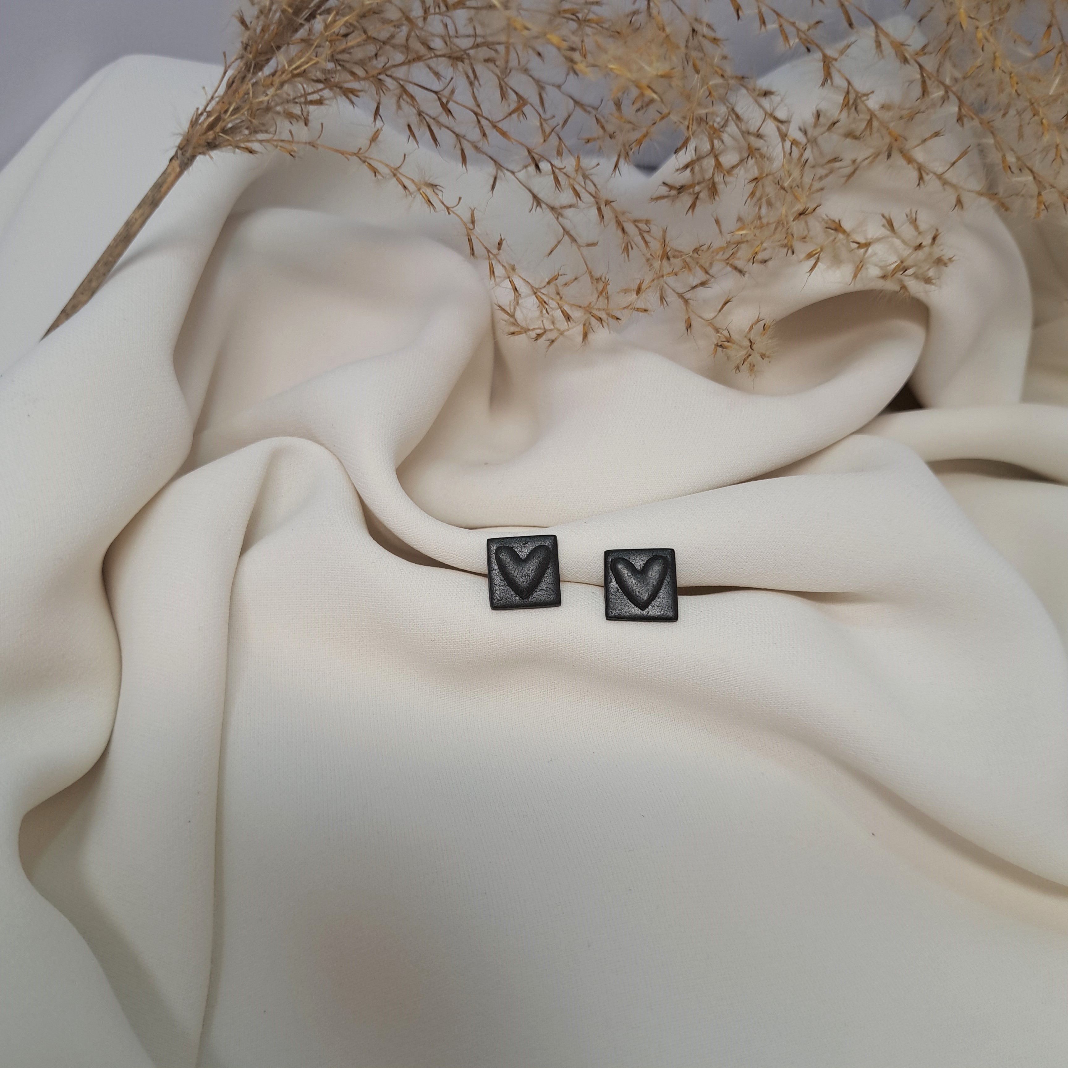 Black square black heart