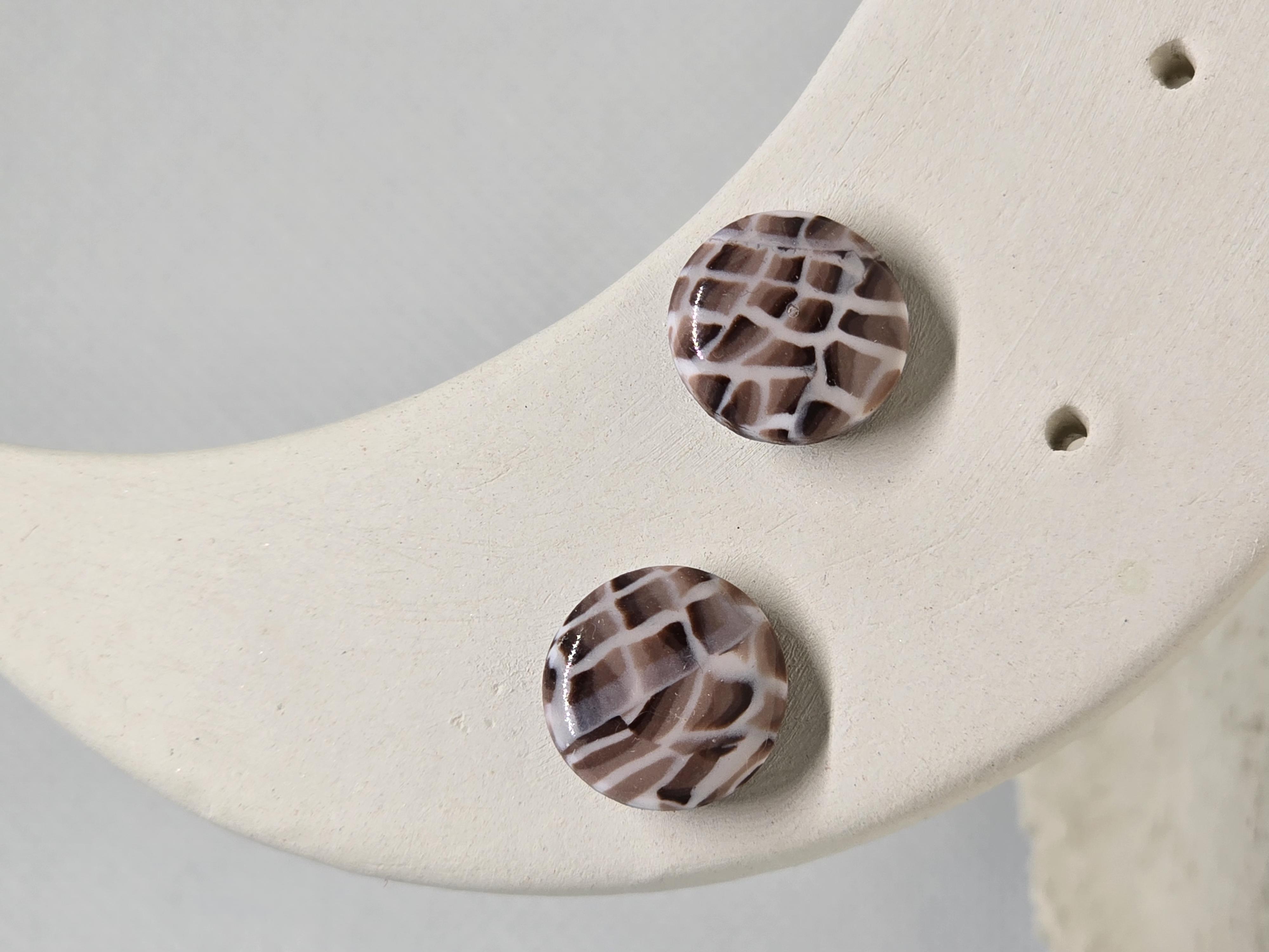 Raiba gegužė - apvalus