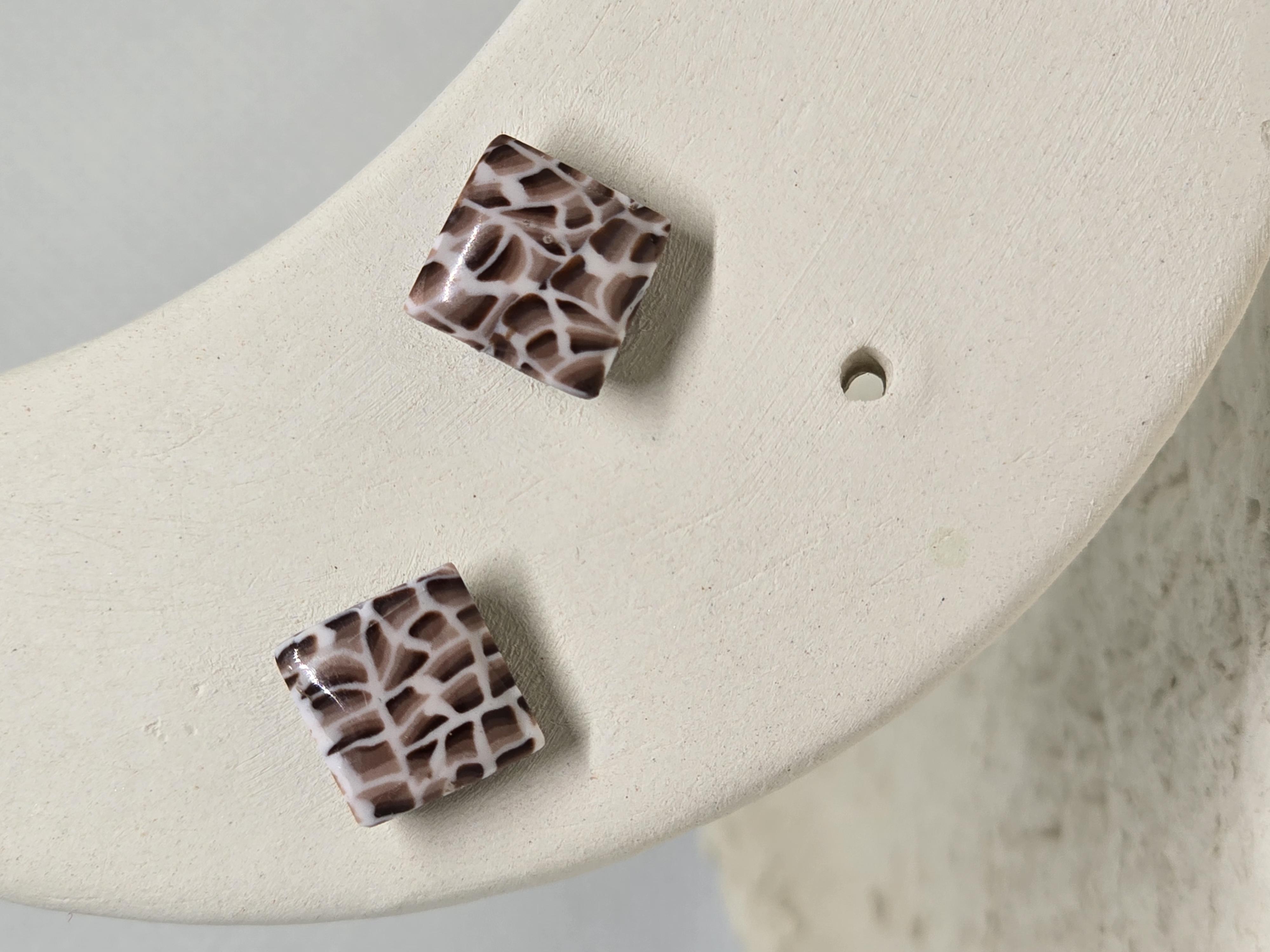 Raiba gegužė - kvadratas