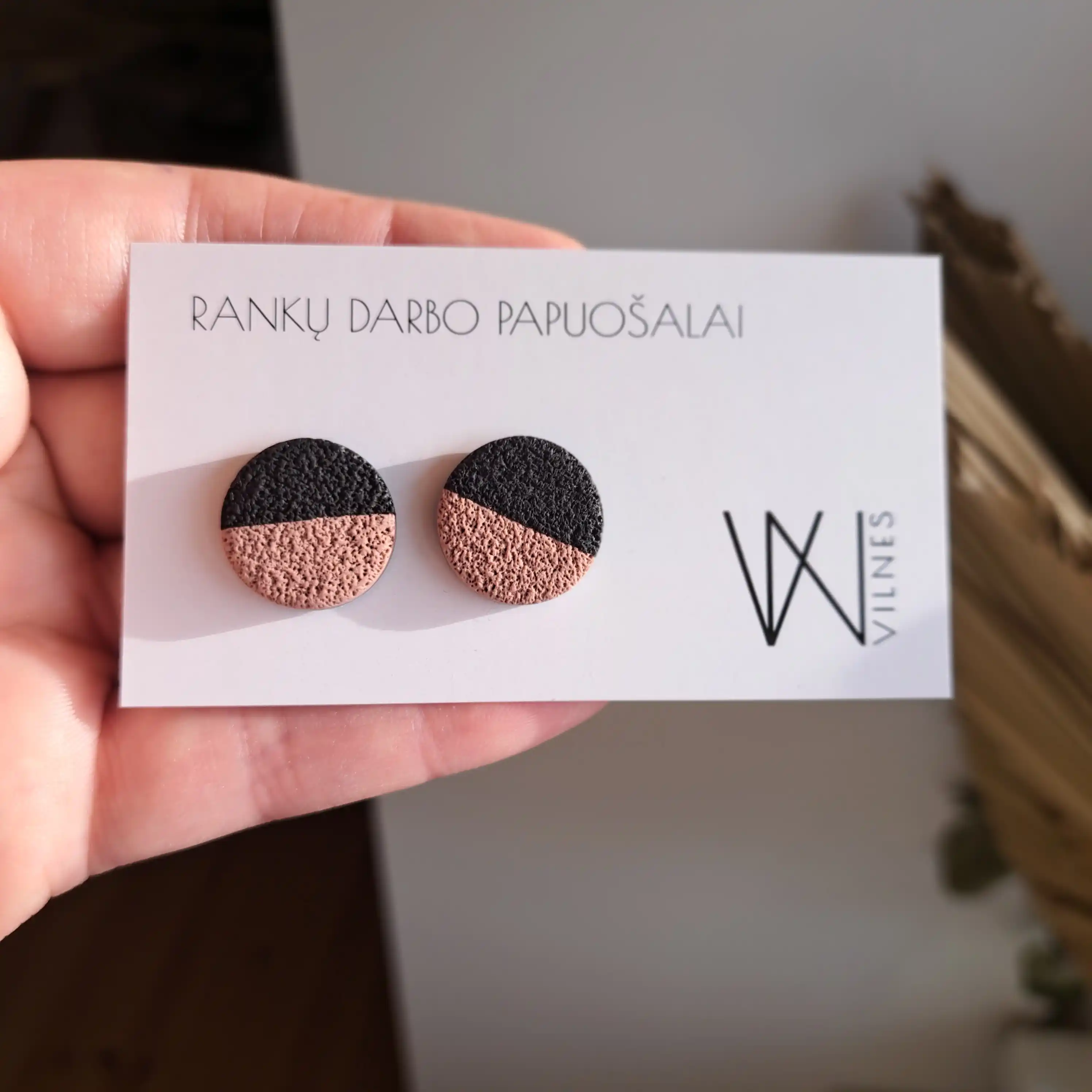 Pusiniai/ juoda/ rusva