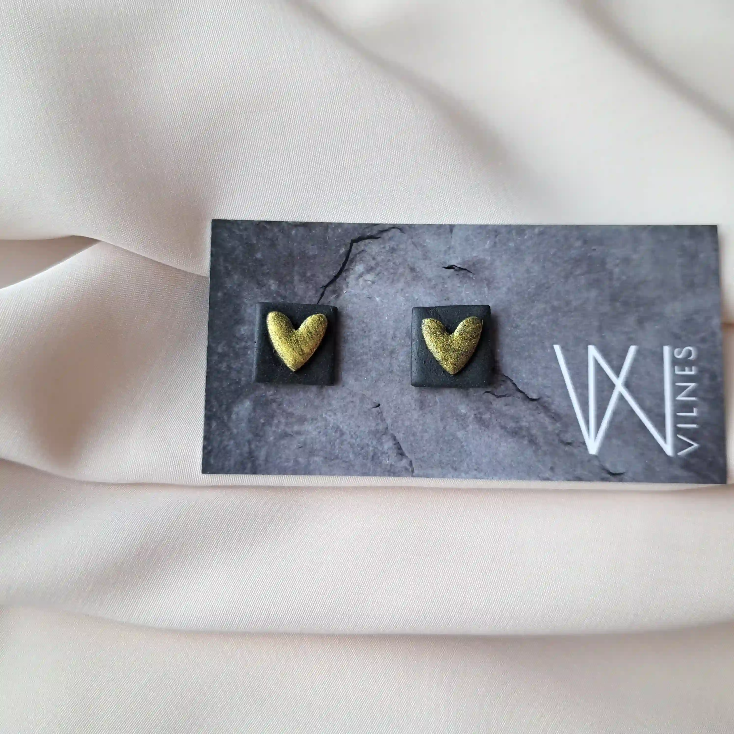 black-squere-gold-heart