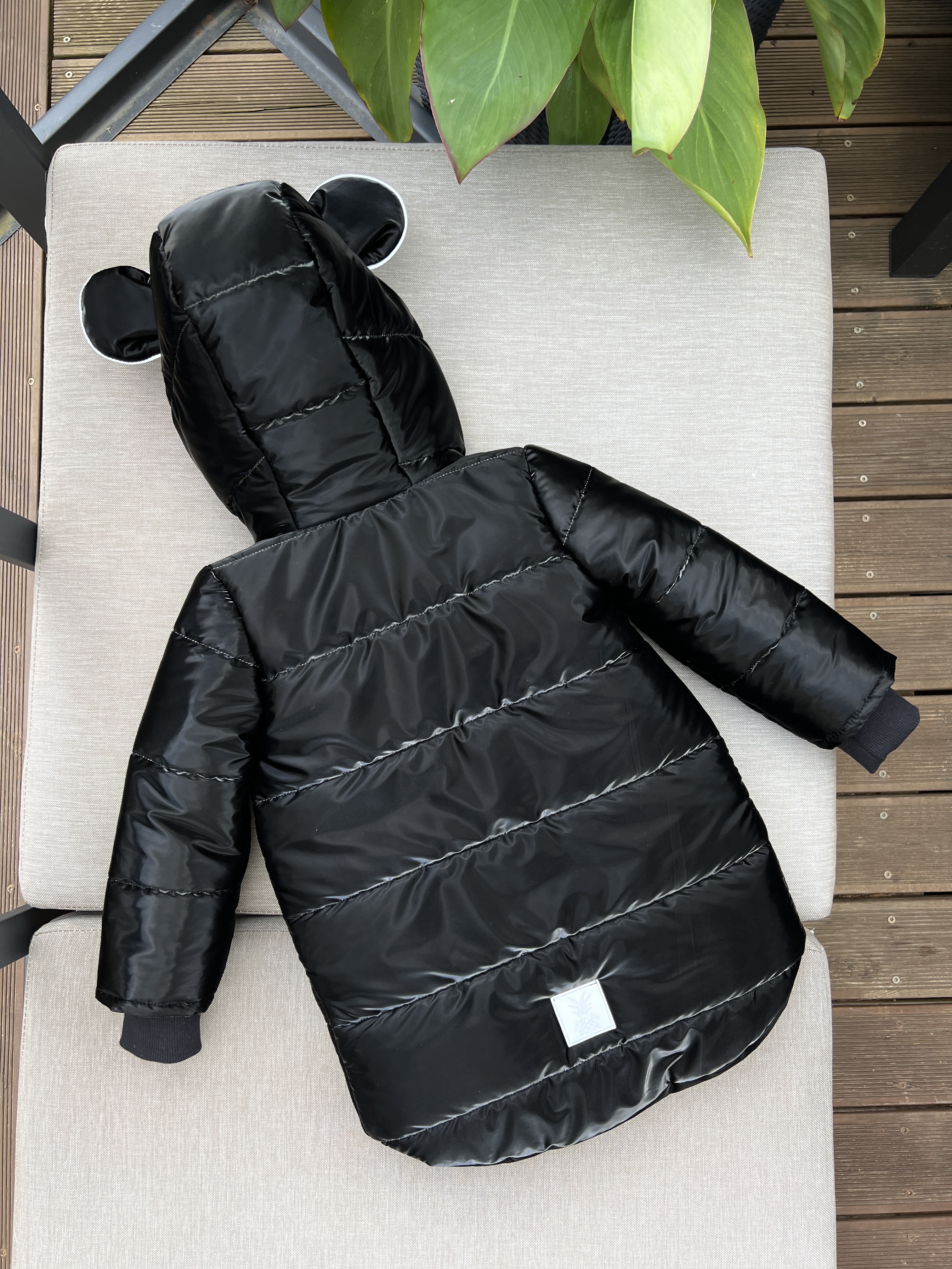 JUODA Peliuko striukė Puffer