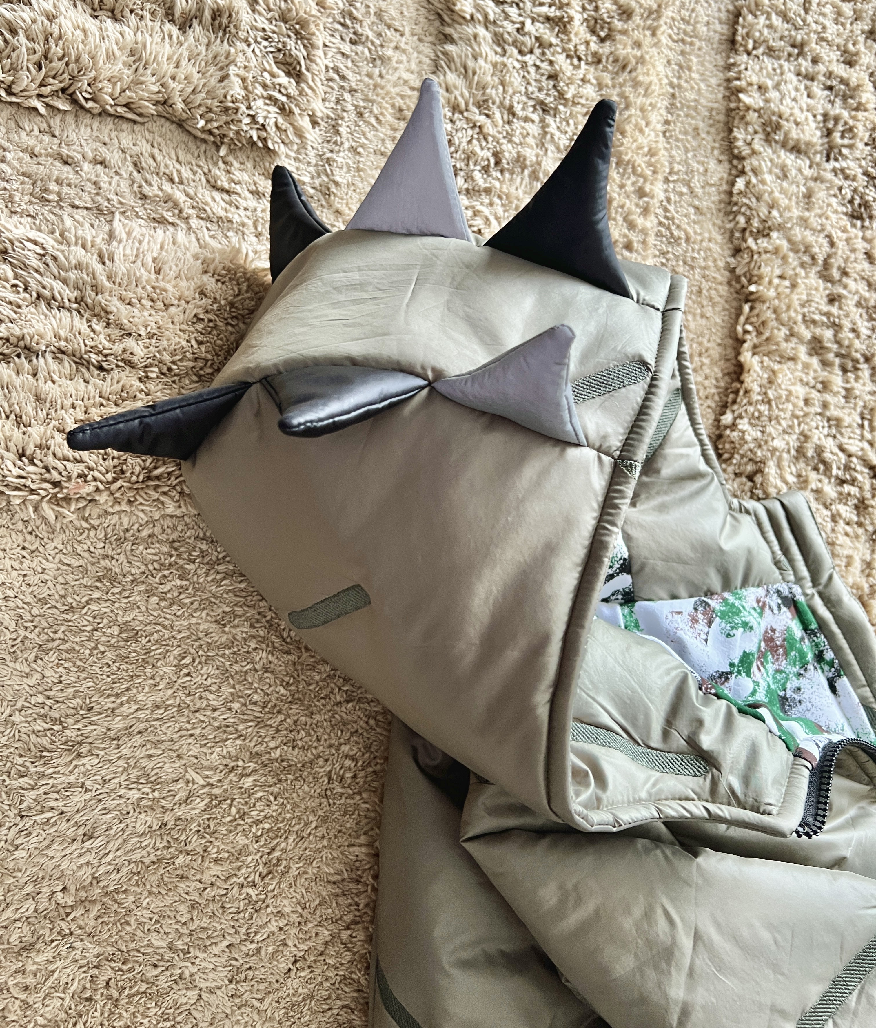  Chaki DINO striukė su šviesą atspindinčiomis detalėmis