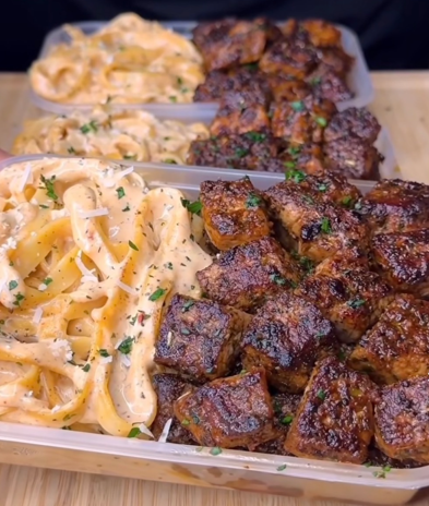 Steak Bites with Creamy Alfredo Pasta