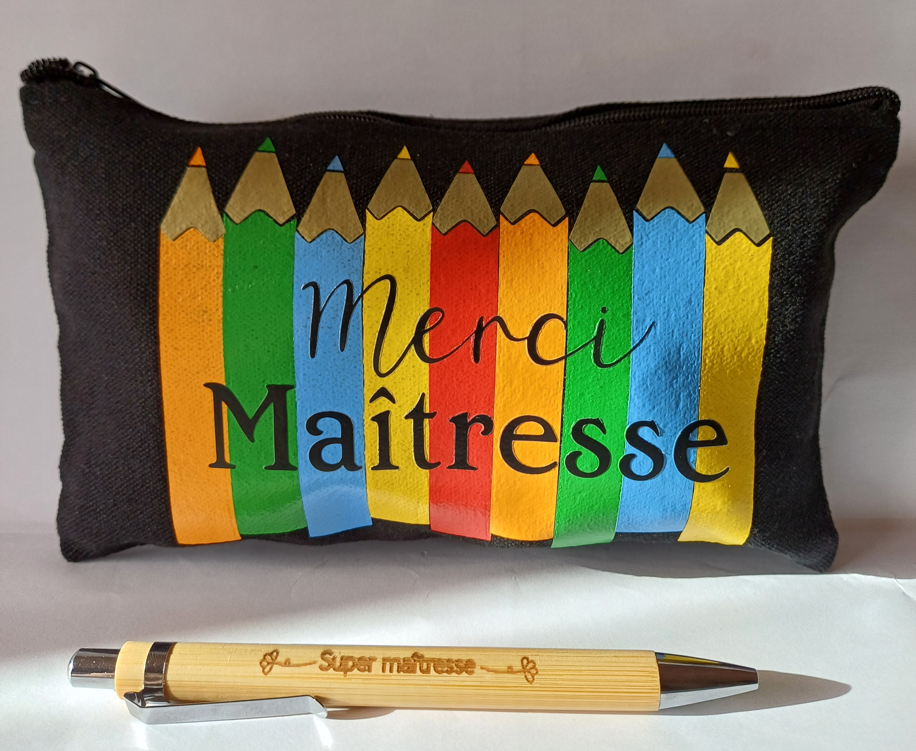 Pochette multifonction "Merci Maîtresse" 