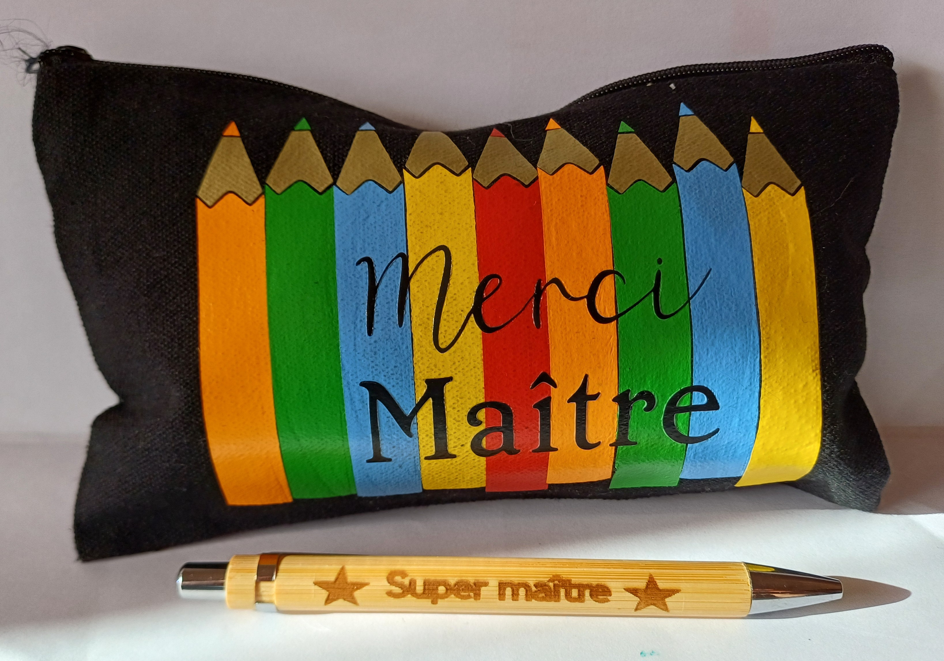 Pochette multifonction "Merci Maître" 